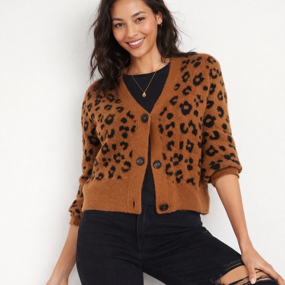 Cozy Plush Ribbed V-Neck Oversized Cardigan in Brown Cheetah Old Navy - XS